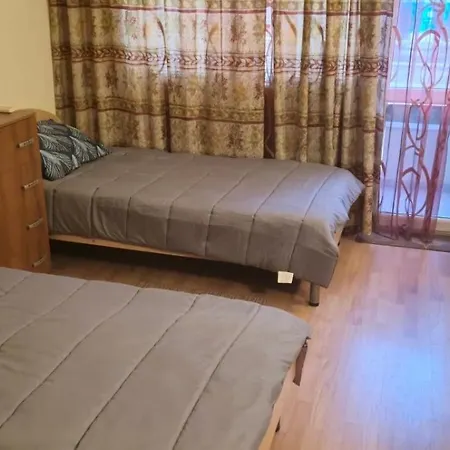 Charming 2-bed With Ac, 5 Mins From Апартаменти *